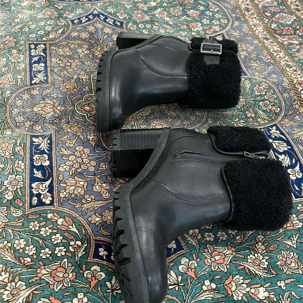Barely worn Ugg Black Boots